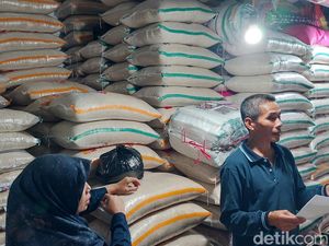 Temuan Beras Oplosan di Pasar Panorama yang Buat Mahmudin Ketar-ketir Temuan Beras Oplosan di Pasar Panorama yang Buat Mahmudin Ketar-ketir