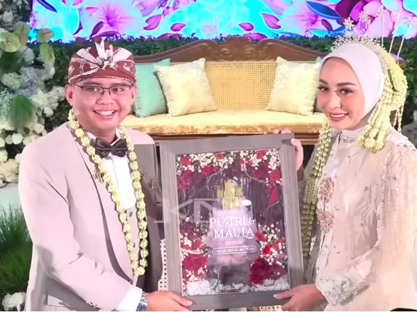 Gaya Anak Dedi Mulyadi Jadi Pengantin Sunda, Mas Kawinnya 27 Hewan Ternak