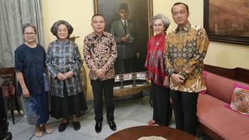 Momen Dasco dan Prasetyo Sambangi Rumah Bung Hatta, Diskusi Koperasi