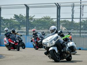 Ratusan Pengendara Moge Dapat Pelatihan Safety Riding dari TNI Ratusan Pengendara Moge Dapat Pelatihan Safety Riding dari TNI