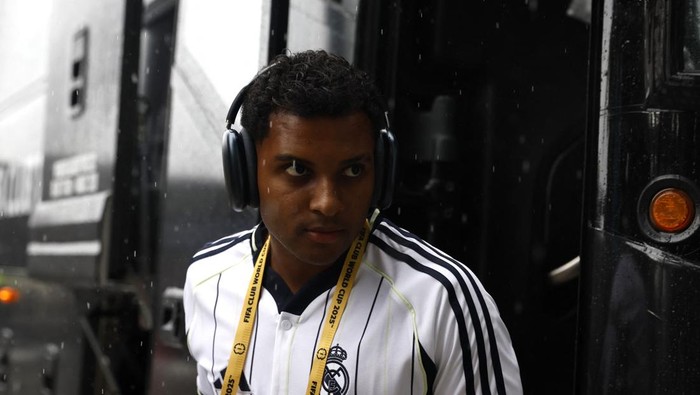 Soccer Football - FIFA Club World Cup - Round of 16 - Real Madrid v Juventus - Hard Rock Stadium, Miami Gardens, Florida, U.S. - July 1, 2025 Real Madrids Rodrygo arrives at the stadium before the match REUTERS/Marco Bello