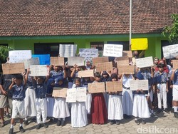 Aksi Tolak Regrouping SDN Tayu Kulon 1 Pati Berlanjut, Siswa 4 Hari Tak Belajar