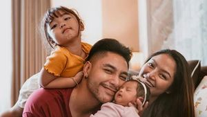 Sempat Divonis Mandul, Krisjiana Baharudin Kini Bahagia Punya 2 Putri Lucu