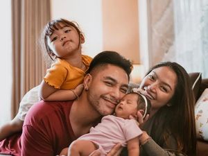 Sempat Divonis Mandul, Krisjiana Baharudin Kini Bahagia Punya 2 Putri Lucu