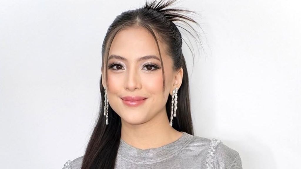 Titik Terendah Adhisty Zara Titik Terendah Adhisty Zara