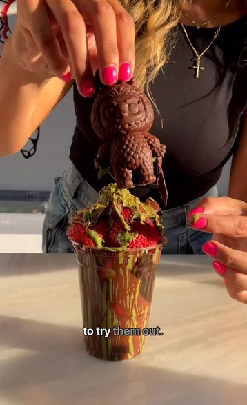 Kreasi Cokelat Dubai Labubu di Toko Cokelat ala Timur Tengah yang ada di Tampa, Florida, Amerika.