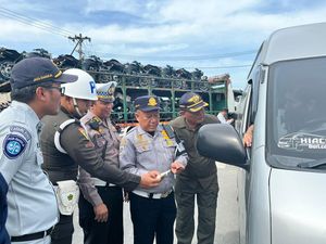 3 Hari Operasi Patuh di Riau, Ratusan Kendaraan Terjaring E-TLE 3 Hari Operasi Patuh di Riau, Ratusan Kendaraan Terjaring E-TLE