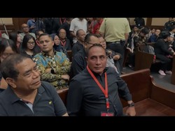 Eks Gubsu Edy Hadiri Sidang Duplik Hasto, PDIP Sumut: Bentuk Dukungan Moral