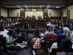Video: Momen Pengunjung Sidang Riuh saat Tom Lembong Divonis 4,5 Tahun