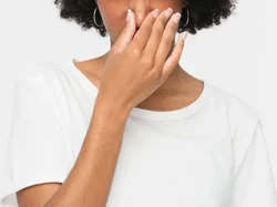 Mulut Bau Bawang? Coba 5 Cara Alami Ini, Dijamin Hilang!