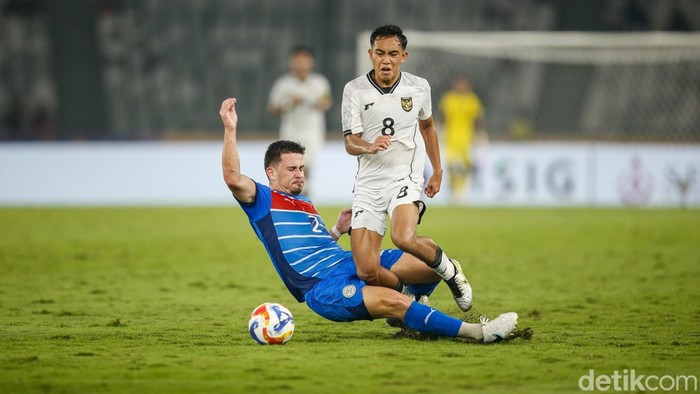 Timnas Indonesia U-23 menang 1-0 atas Filipina pada laga Grup A Piala AFF U-23 2025. Garuda Muda meraih tiga angka berkat gol bunuh diri Jaime Rosquillo. Laga Indonesia vs Filipina di lanjutan pertandingan Grup A Piala AFF U-23 2025 digelar di Stadion Utama Gelora Bung Karno, Jakarta, Jumat (18/7/2025) malam WIB.
