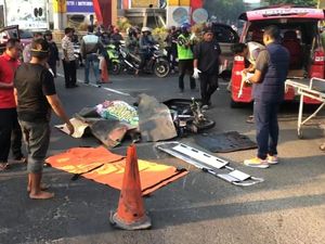 Siswi MAN Mojokerto-Kakeknya Tewas Terlindas Truk Saat Berangkat Sekolah Siswi MAN Mojokerto-Kakeknya Tewas Terlindas Truk Saat Berangkat Sekolah
