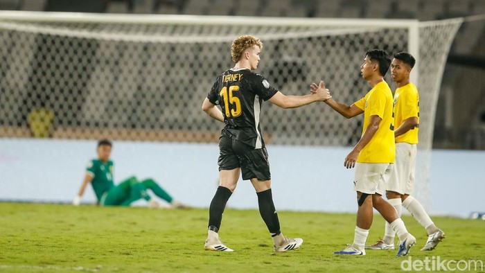 Piala AFF U-23 2025: Brunei vs Malaysia Lanjutan Grup A Piala AFF U-23 2025 sajikan Brunei Darussalam vs Malaysia. Harimau Malaya cukur Brunei dengan skor telak 7-1.
Duel Timnas Brunei Darussalam U-23 kontra Timnas Malaysia U-23 tersaji di Stadion GBK, Jakarta pada Jumat (18/7) sore WIB.