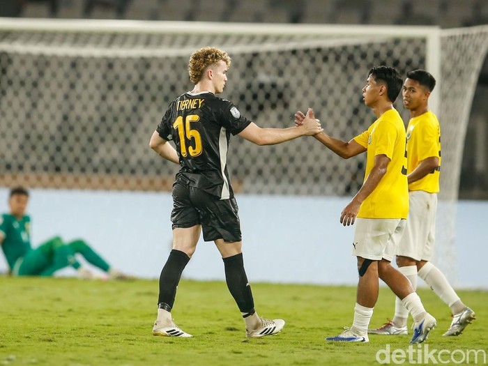 Lanjutan Grup A Piala AFF U-23 2025 sajikan Brunei Darussalam vs Malaysia. Harimau Malaya cukur Brunei dengan skor telak 7-1.
Duel Timnas Brunei Darussalam U-23 kontra Timnas Malaysia U-23 tersaji di Stadion GBK, Jakarta pada Jumat (18/7) sore WIB.