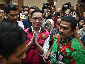 Tom Lembong Divonis 4,5 Tahun, Warganet Ramai Soroti Putusan Hakim Tom Lembong Divonis 4,5 Tahun, Warganet Ramai Soroti Putusan Hakim