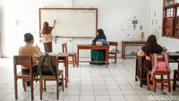 SMP Swasta di Bekasi Hanya Punya 3 Murid Baru
