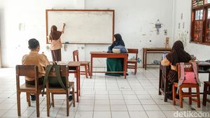 SMP Swasta di Bekasi Hanya Punya 3 Murid Baru