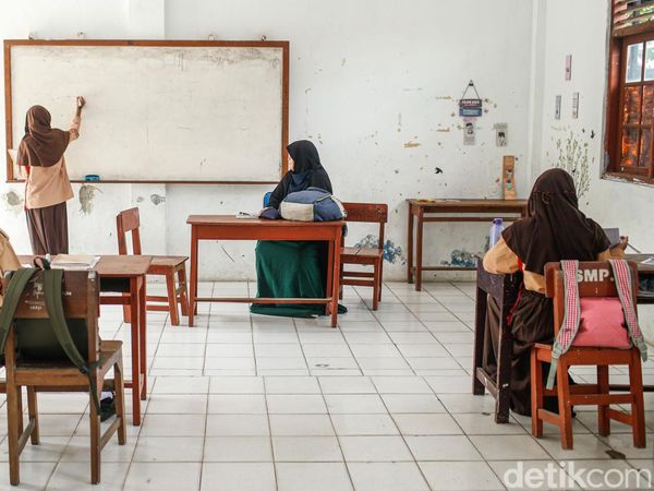 SMP Swasta di Bekasi Hanya Punya 3 Murid Baru