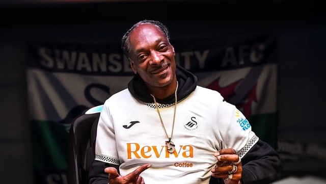 Berita Seputar Selebriti Insertlive Terkini : Snoop Dogg Resmi Jadi Bos Klub Sepak Bola Inggris Swansea City
