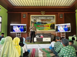 Satlantas Polres Blitar Ajak Siswa Jadi Pelopor Keselamatan