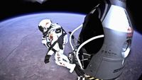 Tewas Saat Paralayang, Felix Baumgartner Pernah Terjun dari Tepi Angkasa