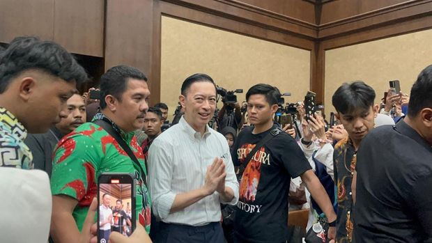 Tom Lembong saat memasuki ruang sidang jelang vonis (Mulia/detikcom)