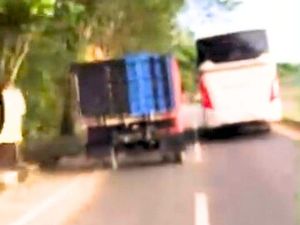 Kata Polisi soal Viral Truk Ugal-ugalan di Depan Bandara Juata Tarakan Kata Polisi soal Viral Truk Ugal-ugalan di Depan Bandara Juata Tarakan