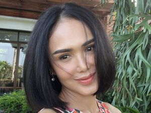 Video: Yuni Shara Hobi Koleksi Tanaman Hijau di Rumahnya Video: Yuni Shara Hobi Koleksi Tanaman Hijau di Rumahnya
