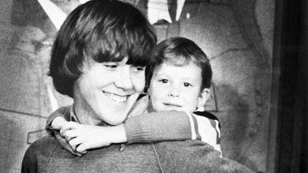 15 Foto Ini Tampak Biasa, Tapi Menyimpan Kisah Tragis & Menyeramkan 15 Foto Ini Tampak Biasa, Tapi Menyimpan Kisah Tragis & Menyeramkan