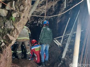Nahas 2 Kuli Bangunan Tertimbun Longsor dan Fondasi Kirmir di Cimahi