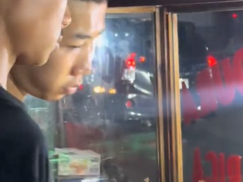 Viral! Penjual Nasi Bebek di Bekasi Mirip Namjoon BTS