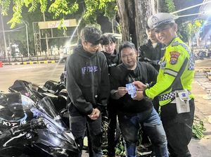 Polisi Situbondo Gandeng Komunitas Motor Kampanyekan Tertib Lalu Lintas Polisi Situbondo Gandeng Komunitas Motor Kampanyekan Tertib Lalu Lintas