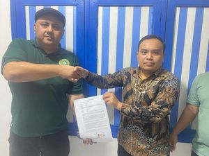 Kasus Laka Mobil Dinas Bawaslu Tabrak Showroom di Jambi Berakhir Damai Kasus Laka Mobil Dinas Bawaslu Tabrak Showroom di Jambi Berakhir Damai