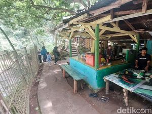 Nafas Pedagang Kecil di Tengah Rimbunnya Tahura Djuanda Nafas Pedagang Kecil di Tengah Rimbunnya Tahura Djuanda