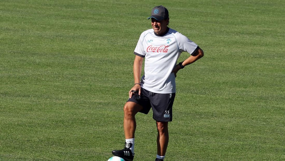 Pelatih Napoli Antonio Conte tidak punya rekor bagus di Liga Champions (Foto: REUTERS/Ciro De Luca)