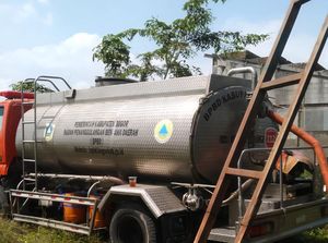 Warga Hambalang Terdampak Kekeringan, BPBD Bogor Pasok Air Bersih Warga Hambalang Terdampak Kekeringan, BPBD Bogor Pasok Air Bersih
