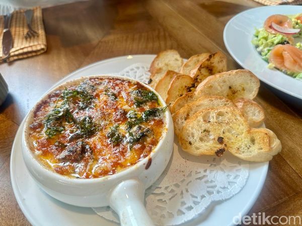 Spesial! Escargot hingga Ayam Panggang ala Prancis di Cru Bistro