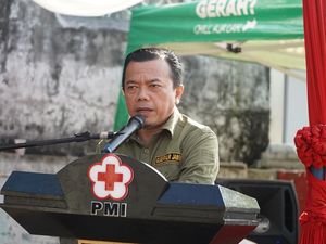 Al Haris Ajak Warga Gencarkan Aksi Donor Darah untuk Stok RS Jambi Al Haris Ajak Warga Gencarkan Aksi Donor Darah untuk Stok RS Jambi