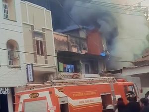 Ruko 3 Lantai di Baubau Terbakar, Kerugian Ditaksir Rp 1 M