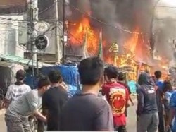 Kebakaran Warung Makan di Muara Baru Jakut, 1 Orang Tewas