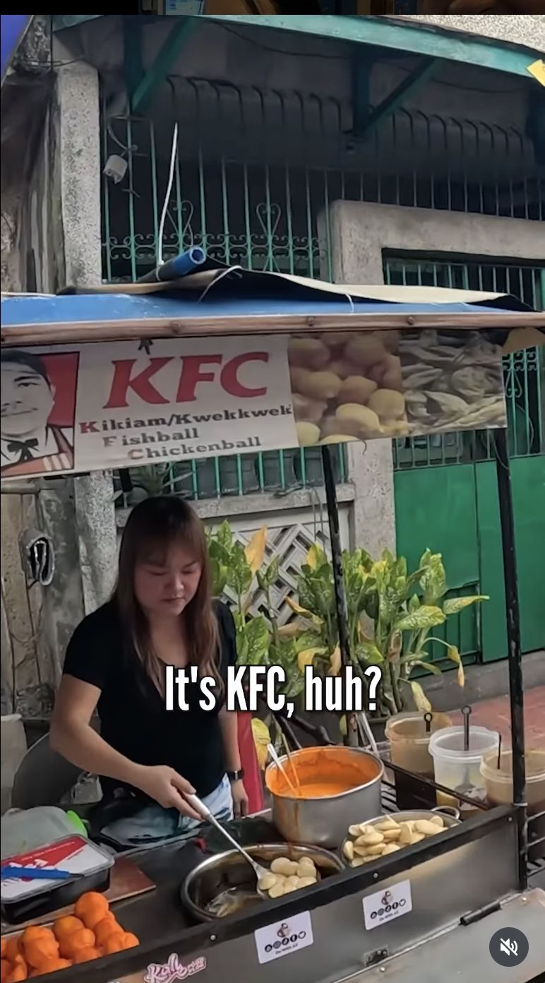 Kocak! Penjual 'KFC' Kaki Lima Ini Ternyata Bukan Jualan Ayam Goreng