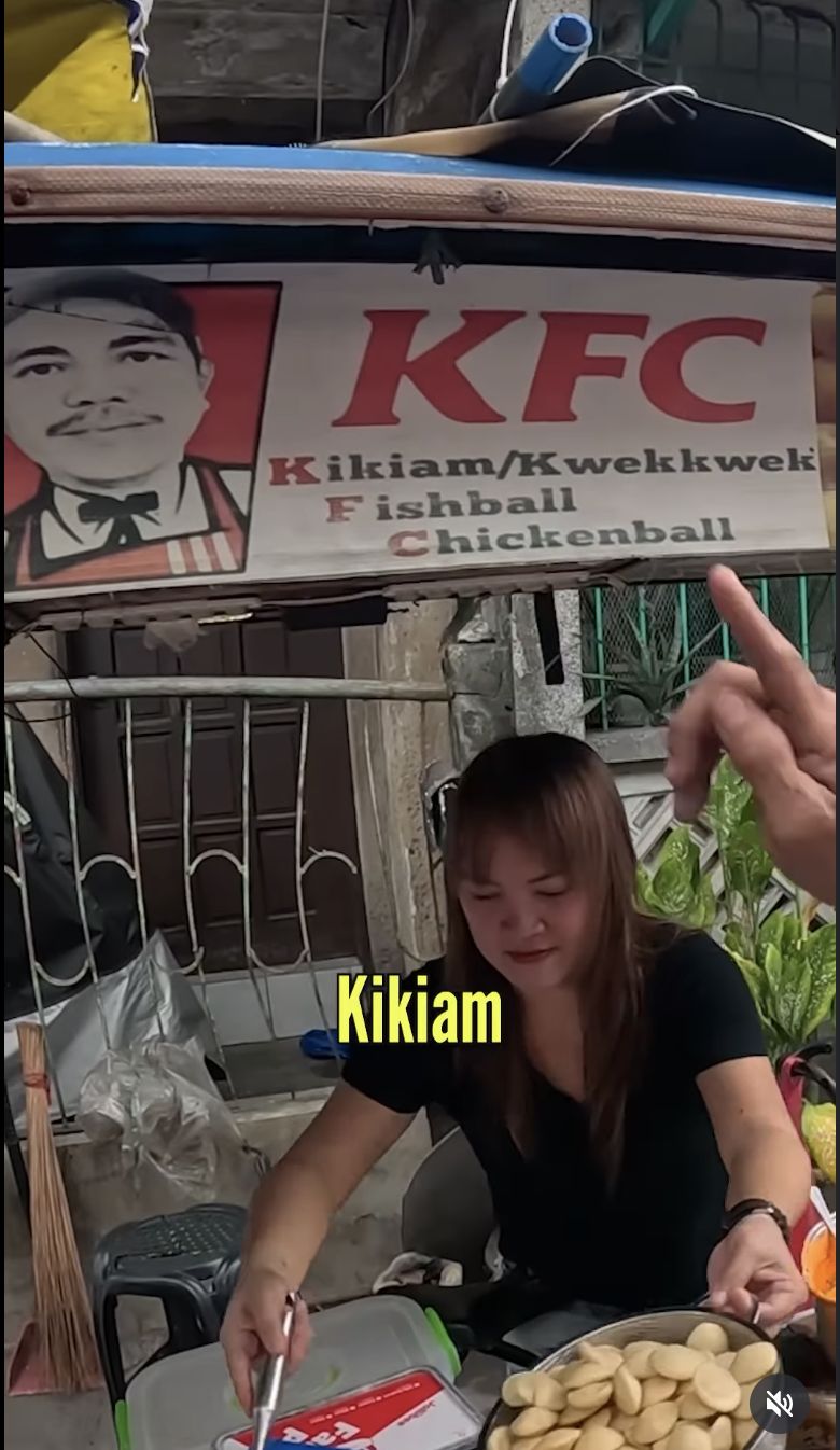 Kocak! Penjual 'KFC' Kaki Lima Ini Ternyata Bukan Jualan Ayam Goreng