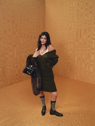 Tatapan Kosong Kylie Jenner di Kampanye Miu Miu Bikin Heboh