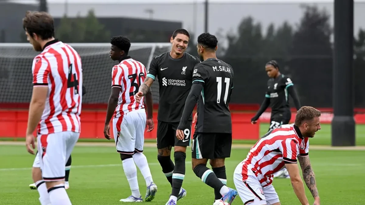 Liverpool kalahkan Stoke City 5-0, Darwin Nunez hat-trick  (LiverpoolFC.com)