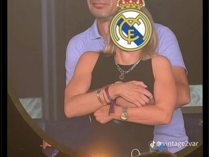 Meme Pemain Bola ala CEO yang kepergok di Konser Coldplay