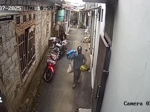 Pemulung Curi Tabung Gas 3 Kg Warung di Depok Terekam CCTV, Polisi Selidiki Pemulung Curi Tabung Gas 3 Kg Warung di Depok Terekam CCTV, Polisi Selidiki