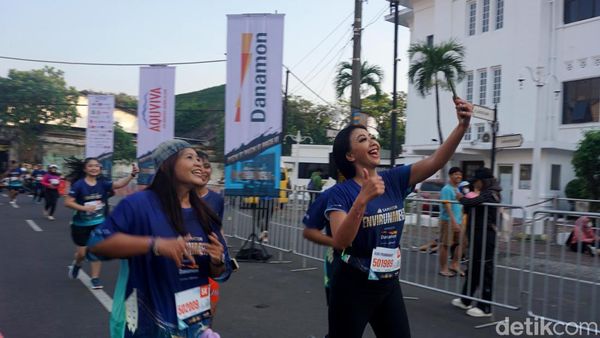 Ribuan Peserta Ramaikan Samator EnviRunmet 2.0 Surabaya