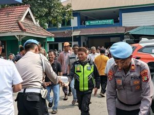 Sipropam Polres Priok Gelar Jumat Berkah, Bagikan 150 Nasi Kotak