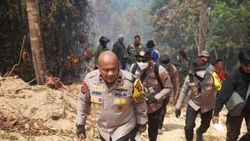 Wakapolda Riau-Bupati Pimpin Pemadaman Karhutla di Rokan Hulu