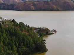Air Danau Toba Berubah Jadi Keruh, Gubernur Bobby Tunggu Hasil Uji Sampel